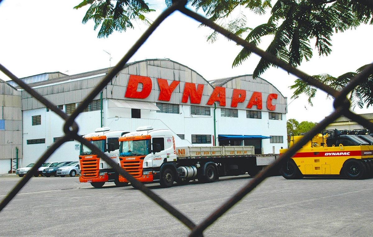 A planta da Dynapac de Sorocaba fica no bairro Iporanga, tem cerca de 70 trabalhadores e fabrica máquinas e equipamentos para terraplanagem, pavimentação e construção