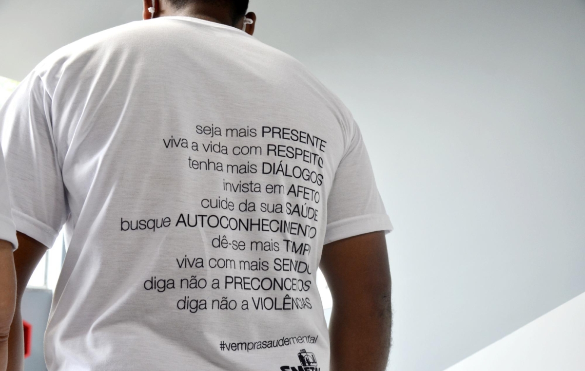 Dizeres das camisetas inspiram autoconhecimento e modos de viver pautados no respeito e no diálogo