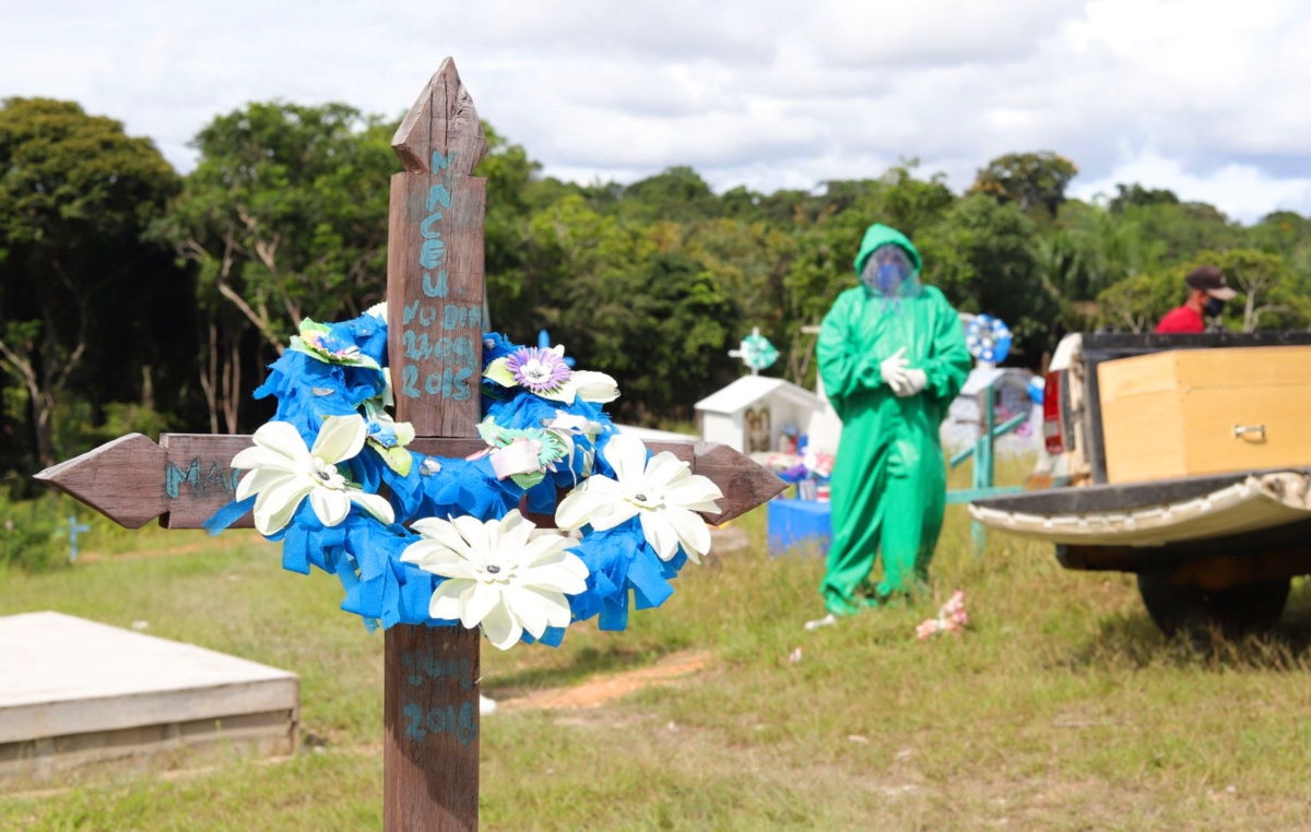 Cemitério Parque da Saudade em São Gabriel da Cachoeira, no Amazonas 