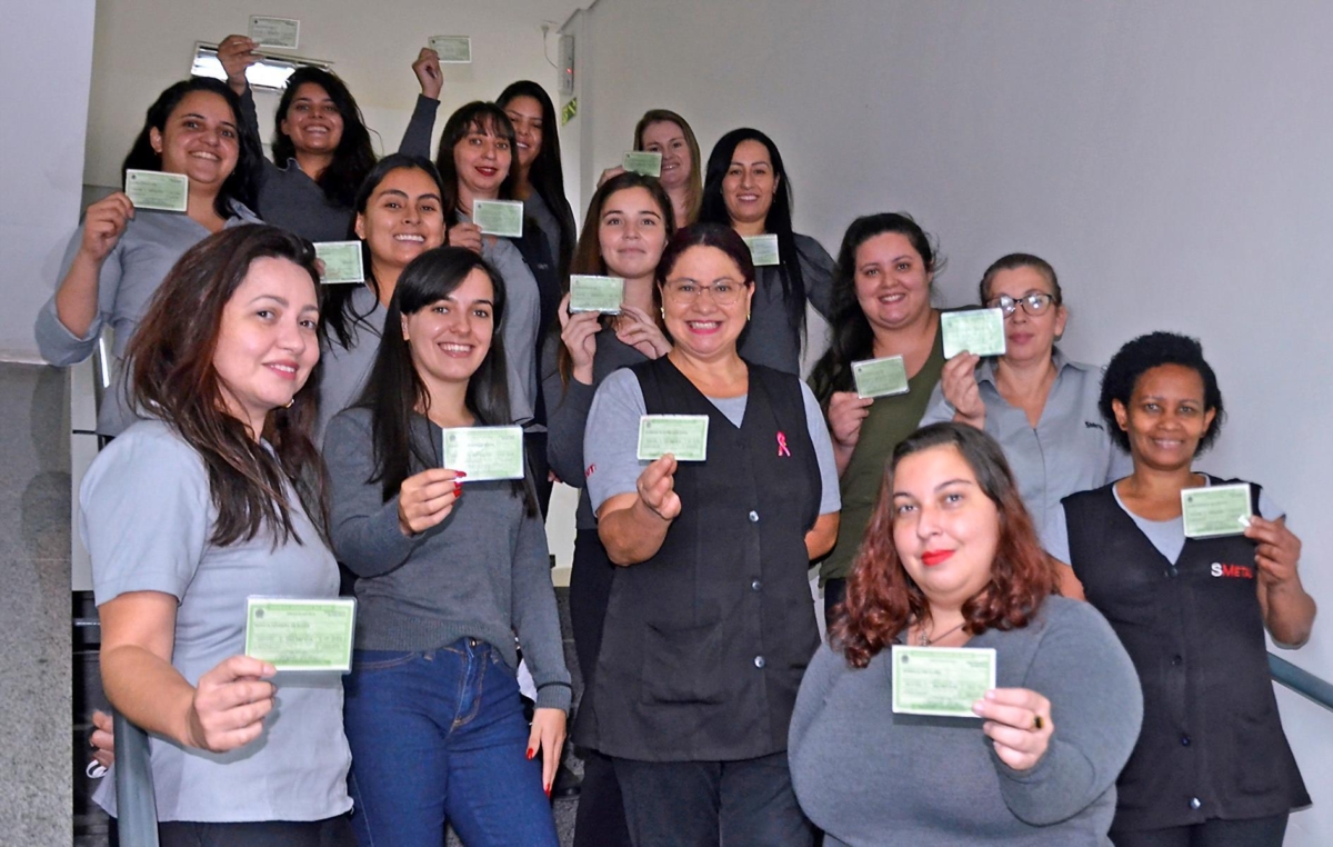 Trabalhadora do SMetal lembram da importância do voto 