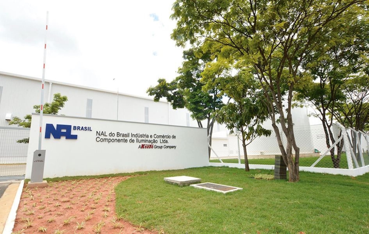 Inaugurada em Sorocaba em 2018, a fábrica NAL do Brasil pertence ao grupo japonês Koito, líder do mercado mundial na fabricação de faróis automotivos