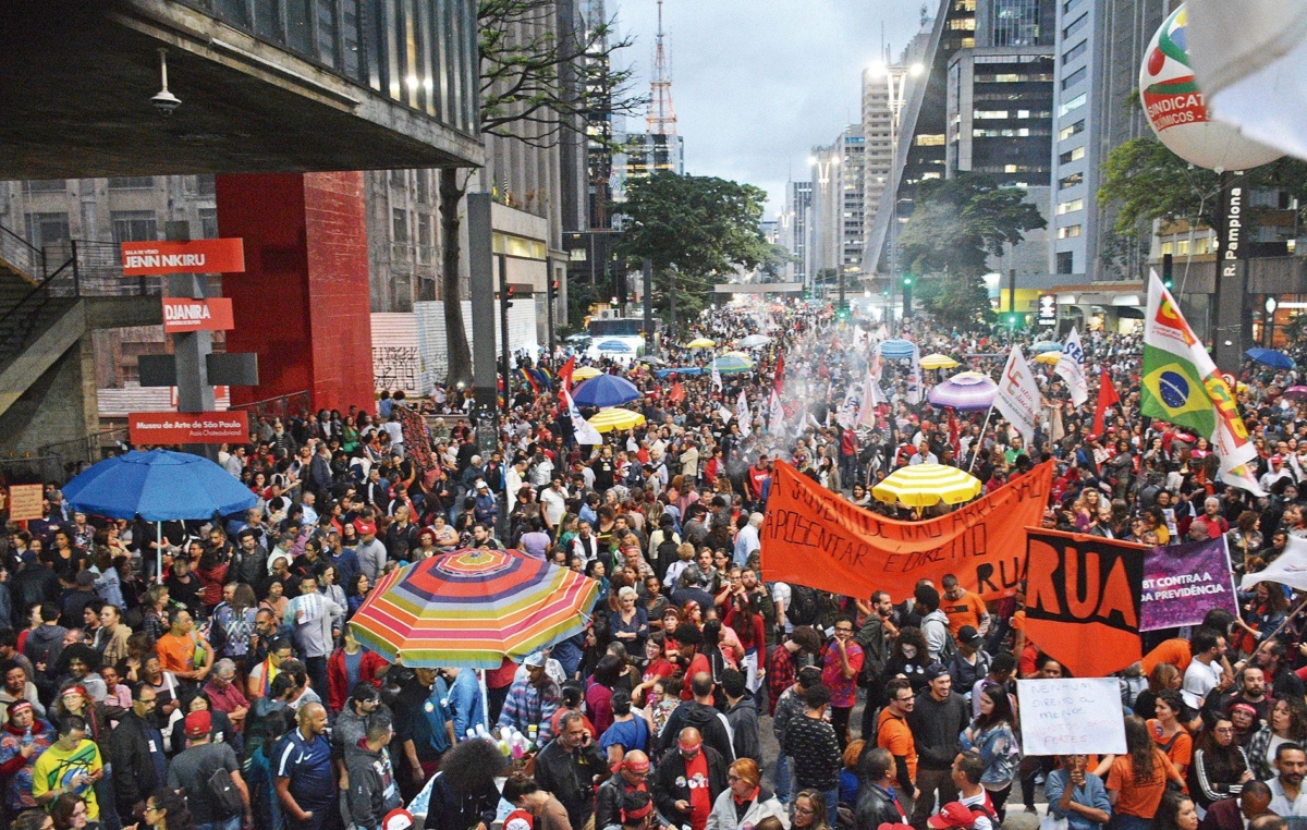 Entidades sindicais e movimentos sociais foram às ruas para protestar contra a Reforma Trabalhista