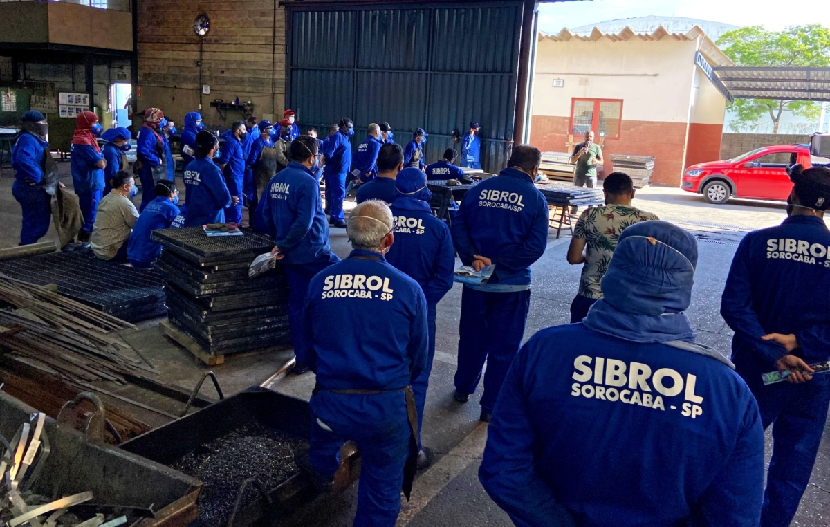 A empresa Sibrol fica no Jardim Santa Cecília, tem 71 trabalhadores e fabrica grades metálicas para plataformas industriais, passarelas, canaletas, degraus, entre outros