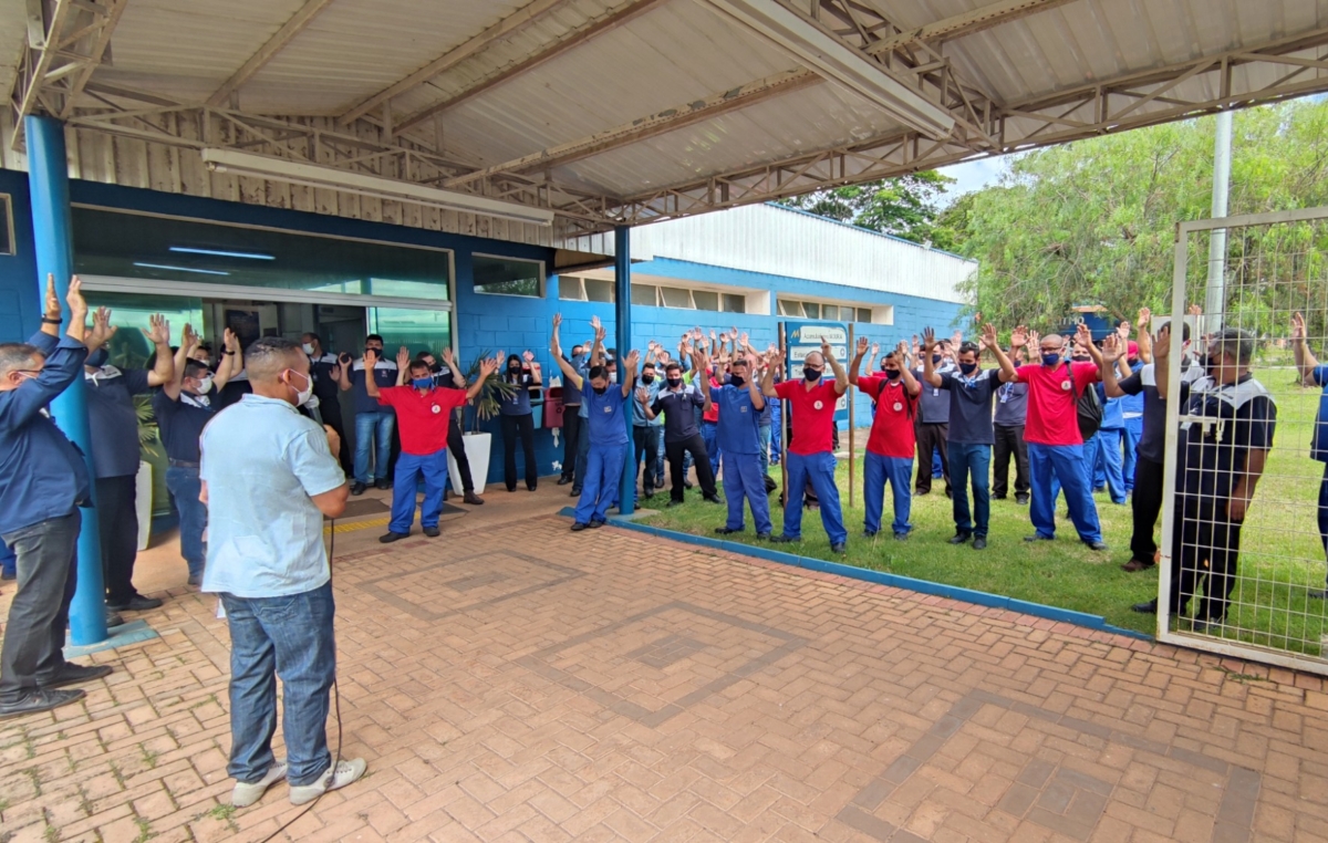 Assembleia foi realizada na tarde desta terça-feira, 14, com participação expressiva dos trabalhadores