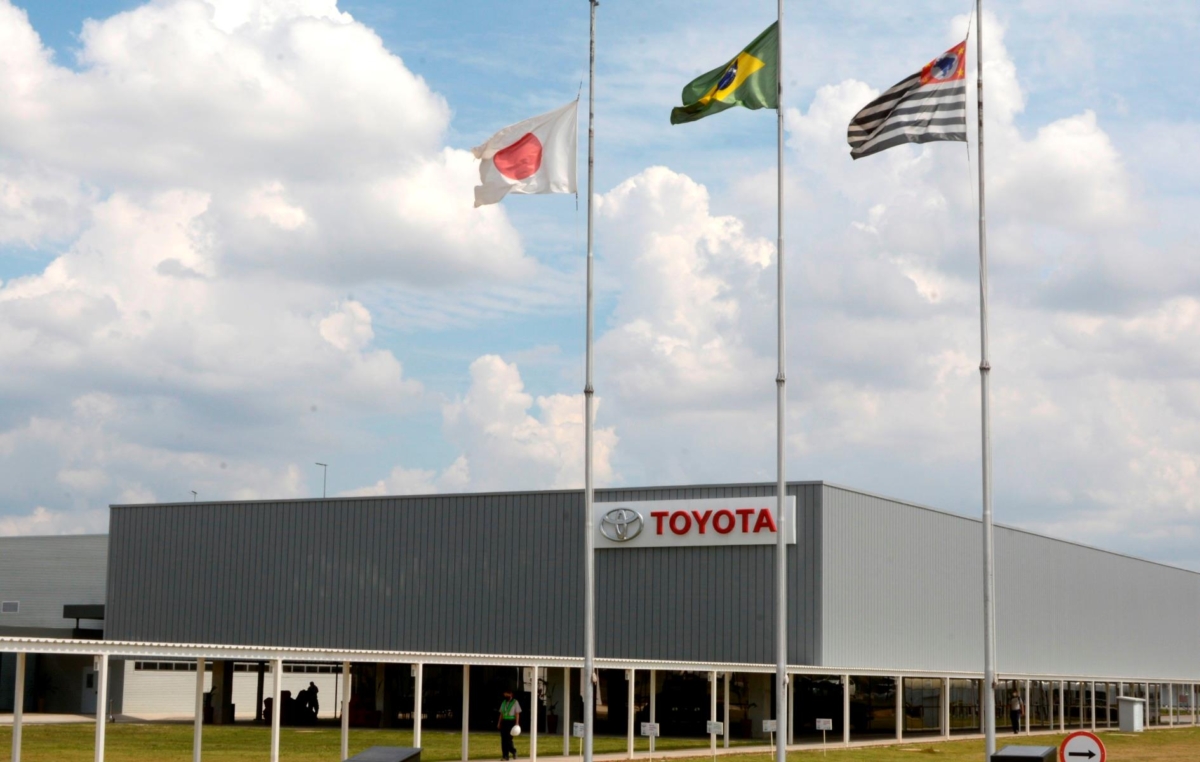 Toyota tem cerca de 3 mil trabalhadores e funciona com três turnos 