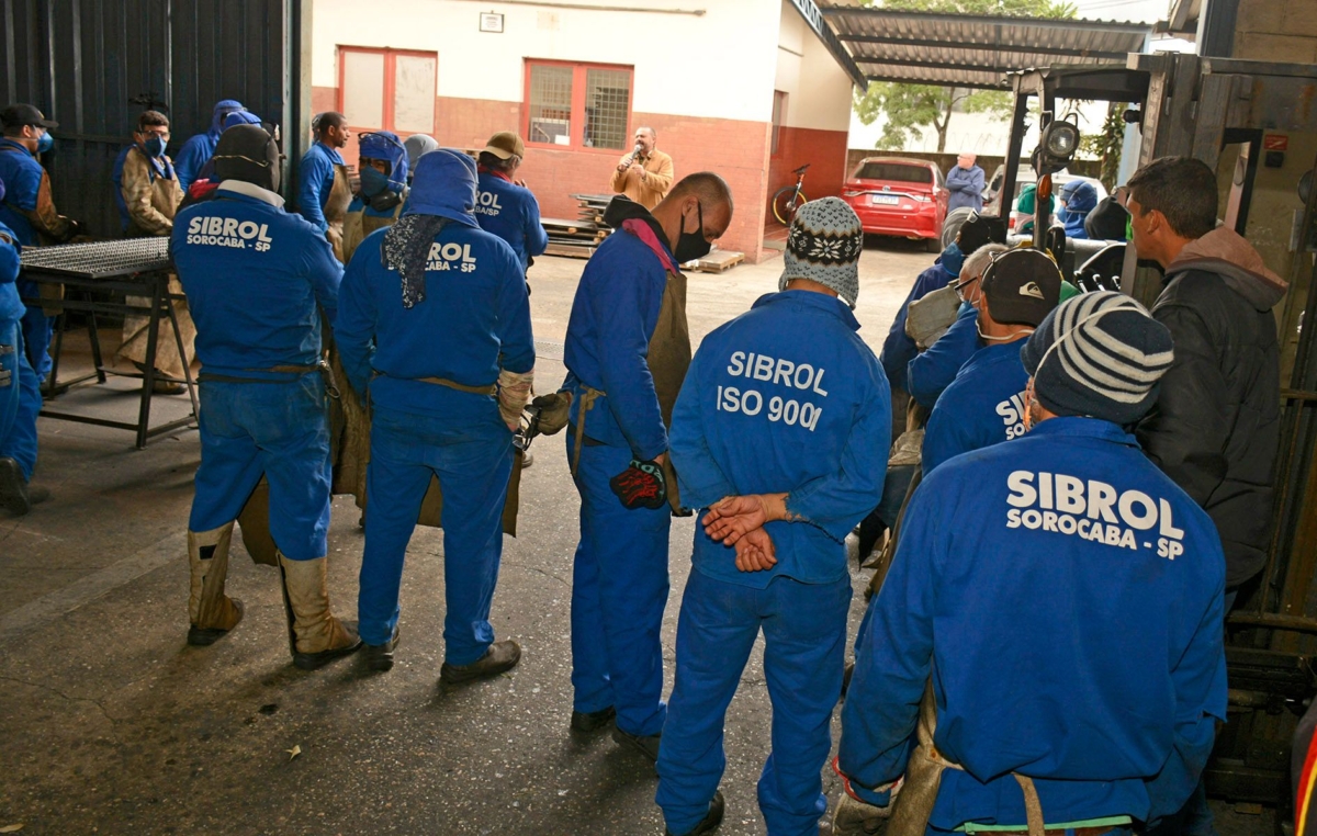 Assembleia na Sibrol aconteceu na tarde desta quarta-feira, dia 18; com a refeição, SMetal vai retomar as negociações