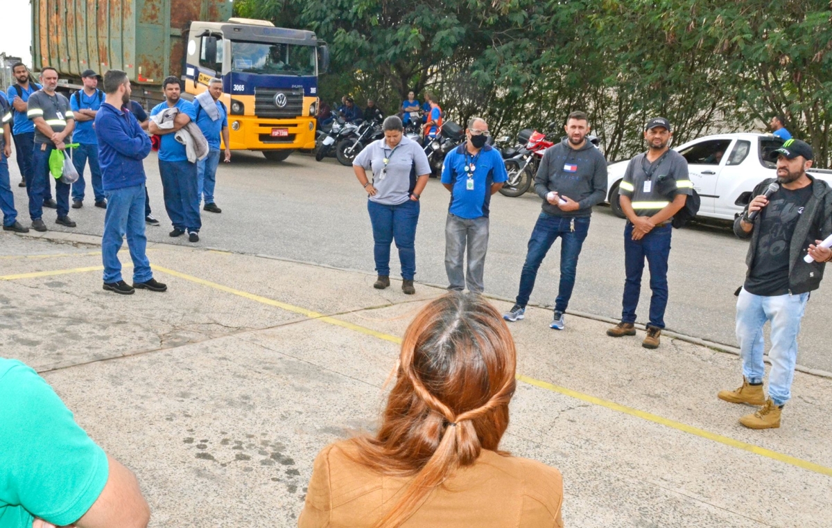 Os dirigentes sindicais da Edscha e os membros da Comissão de PPR apresentaram a proposta aos trabalhadores