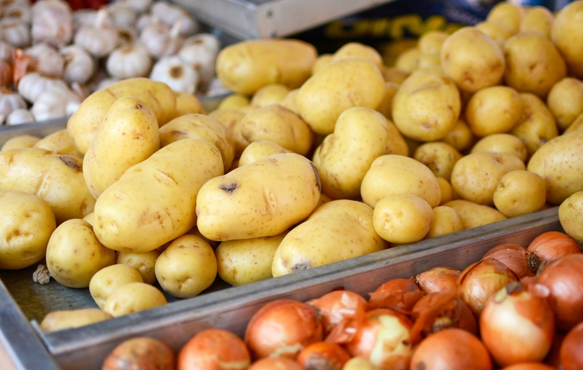 Batata foi o item que mais subiu de preço no mês abril, com um aumento de 24,79%