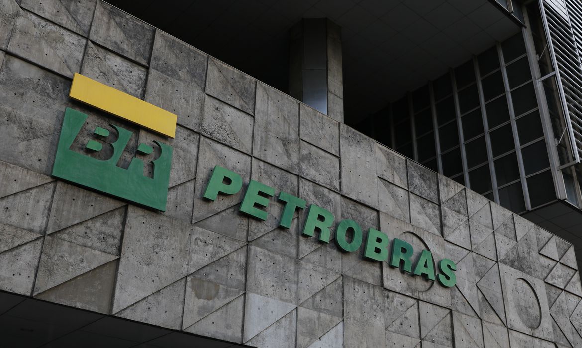 Diretor da Petrobras é trocado mais uma vez