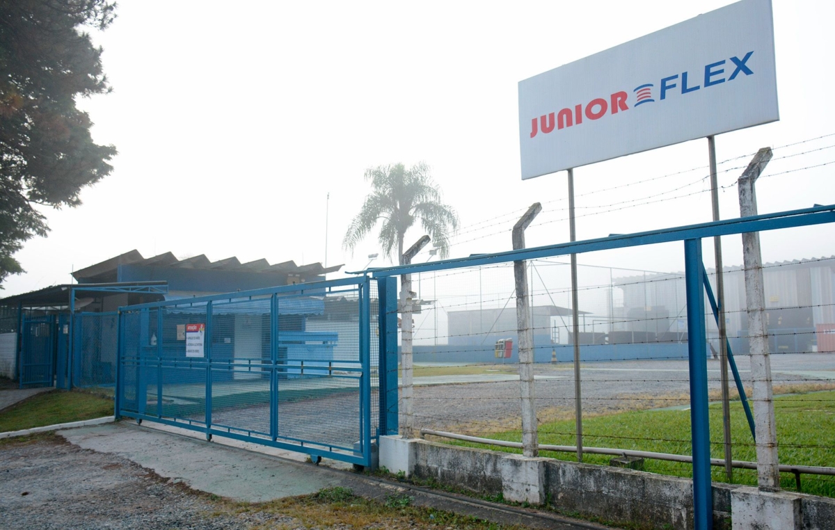 A Junior Flex, antiga Senior, atua no segmento automotivo e fica no distrito industrial de Araçariguama.