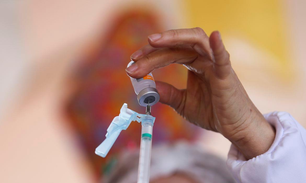 Imunizantes estarão disponíveis nas 33 UBSs (Unidades Básicas de Saúde) da cidade, das 9h às 15h