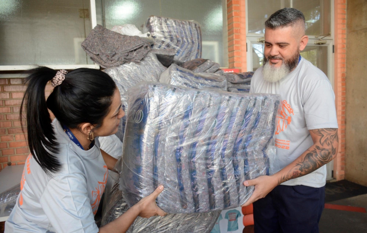 A Campanha do Agasalho começou em junho e irá destinar toda a arrecadação para pessoas em situação de rua 