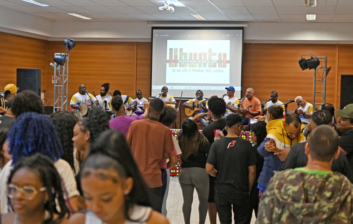 O grupo de samba Nego's Véio fechou a 3ª Mostra de Cultura e Arte Negra “Ubuntu SMetal”