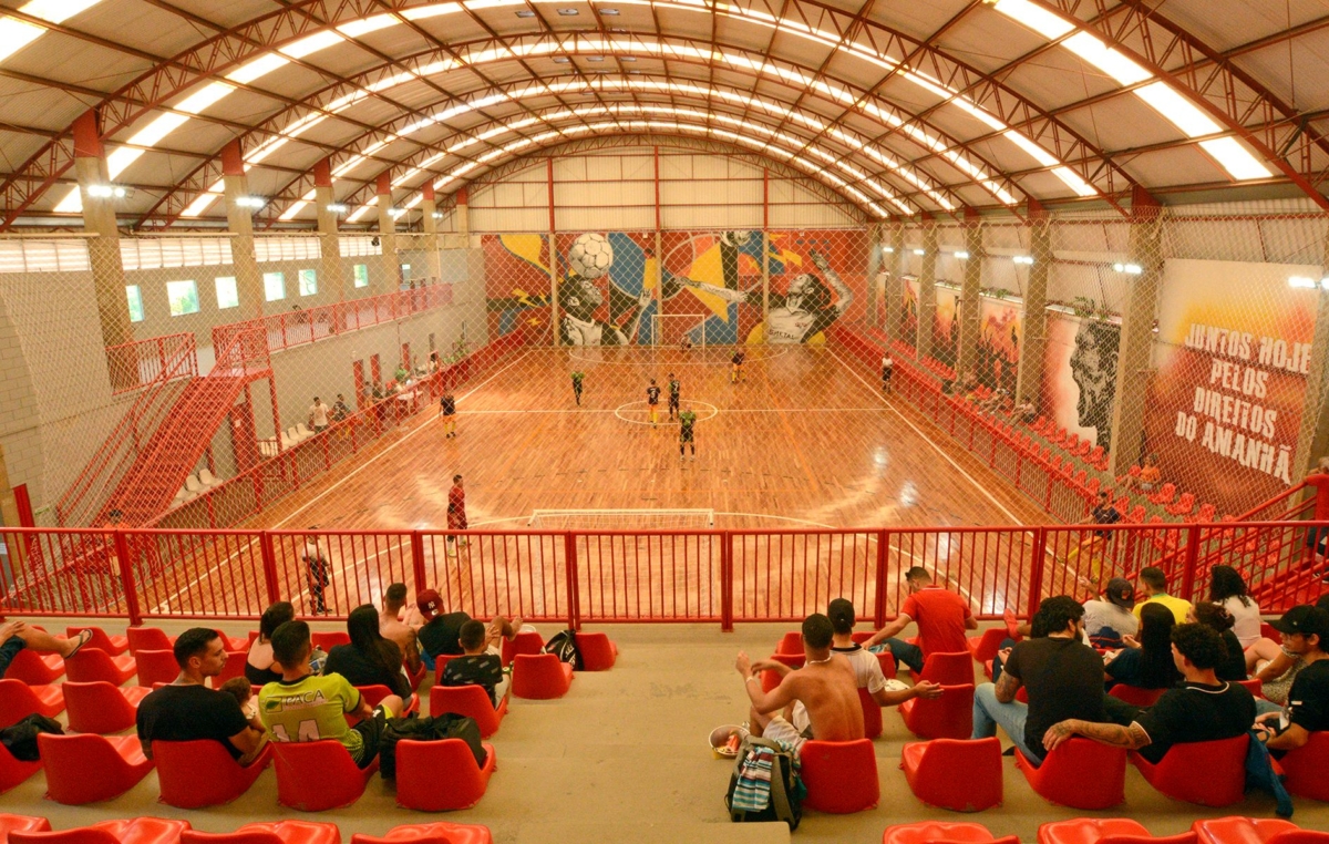 Os jogos da Taça Papagaio de Futsal acontecem no ginásio do Clube dos Metalúrgicos, que fica na Avenida Victor Andrew, 4100, no Éden