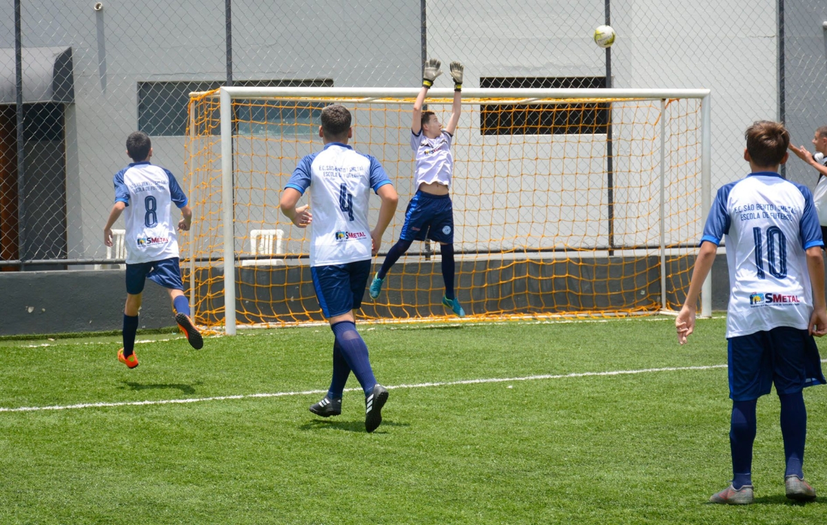 Em 2022, os alunos da Escolinha do São Bento participaram da 1ª Copa Society Amigol de Escolinhas