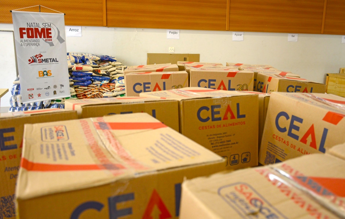 A fabricante de baterias Clarios doou 114 cestas básicas para a campanha Natal sem Fome 2022