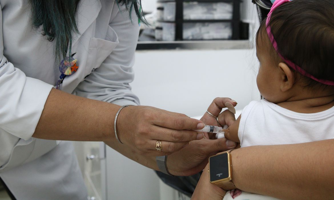 Vacinação acontece em todas UBSs da cidade 